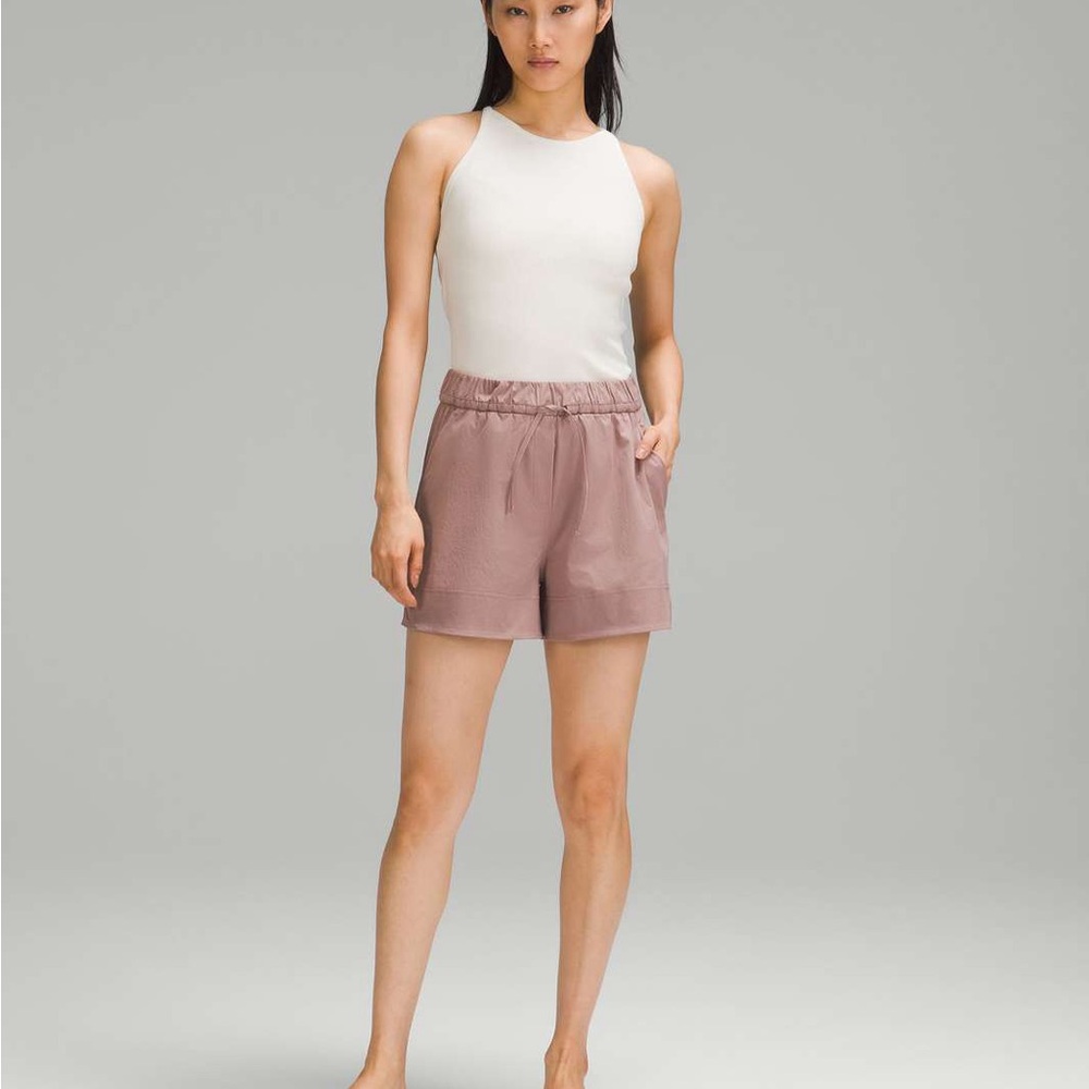 Lululemon Athletica cinchable waist high rise woven short 3.5 in